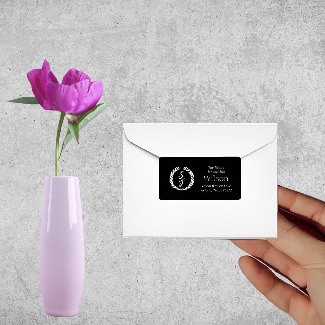 White Monogram Wreath auf schwarzer Rücksendeadres Adressaufkleber (Von Creator hochgeladen)