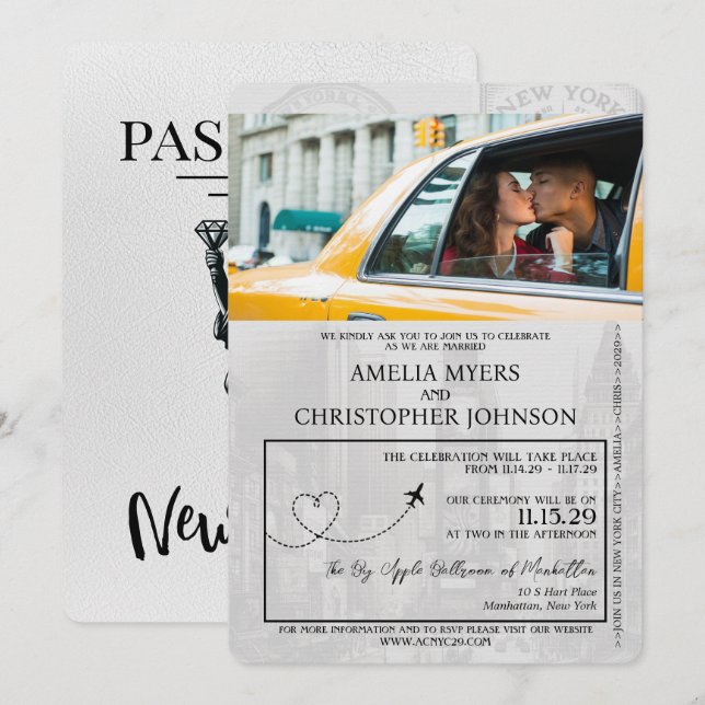 White New York City Passport Wedding Einladung (Vorne/Hinten)