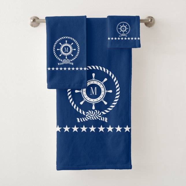 White on Blue Nautical Boat Wheel Knot Monogram Badhandtuch Set (Insitu)
