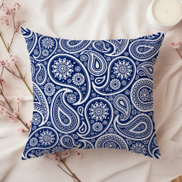 White on blue vintage paisley pattern kissen