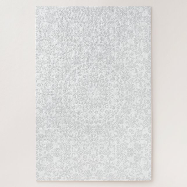 White on White Minimal Mandala Muster (Vertikal)