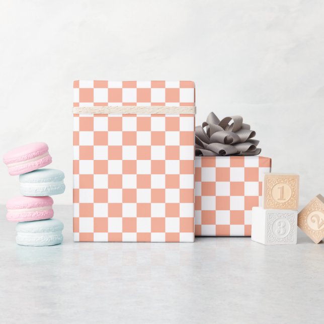 White & Peach Checkerboard Wrapping Paper Roll Geschenkpapier (Babyparty)