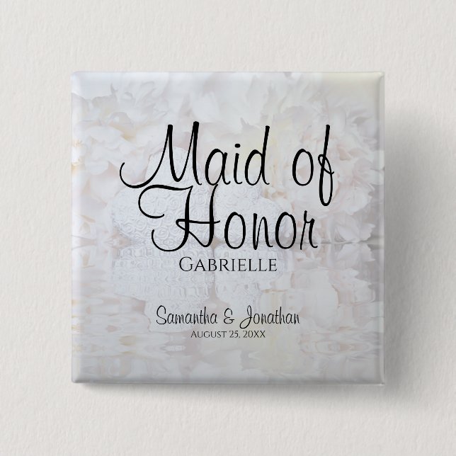 White Peonies & Hearts Wedding Maid of Honor Name Button (Vorderseite)