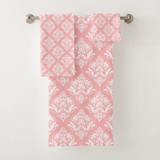White & Pink Floral Damasks Pattern Badhandtuch Set (Insitu)