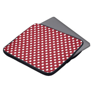 White Polka Dots auf Crimson Red Laptopschutzhülle