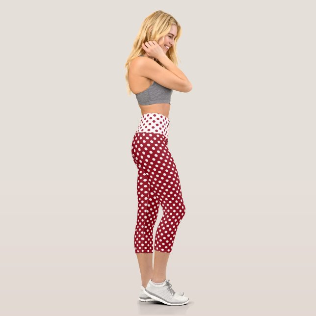 White Polka Dots on Crimson Red Capri Leggings (Rechts)