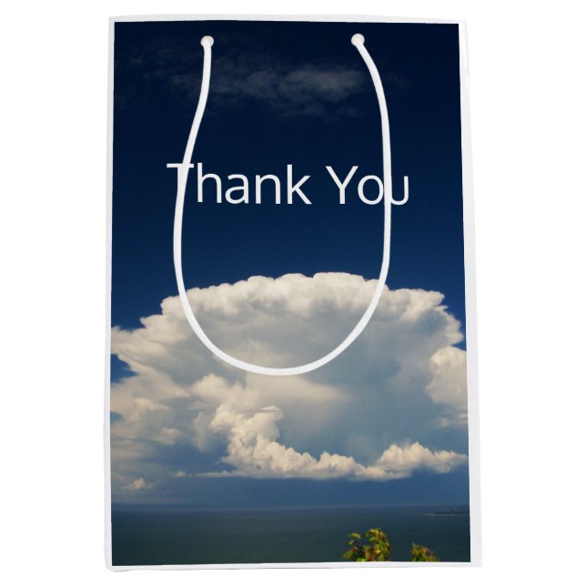 White Puffy Cloud Mittlere Geschenktüte (Vorderseite)