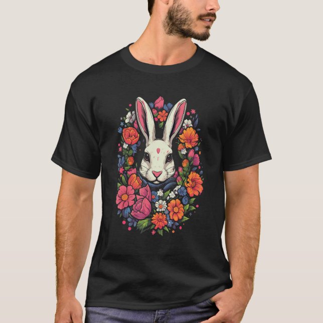 White Rabbit encircled by Flowers Owner  garden T-Shirt (Vorderseite)