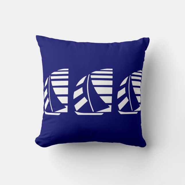 White Racing Segelboote auf Blue Throw Kissen (Vorderseite)
