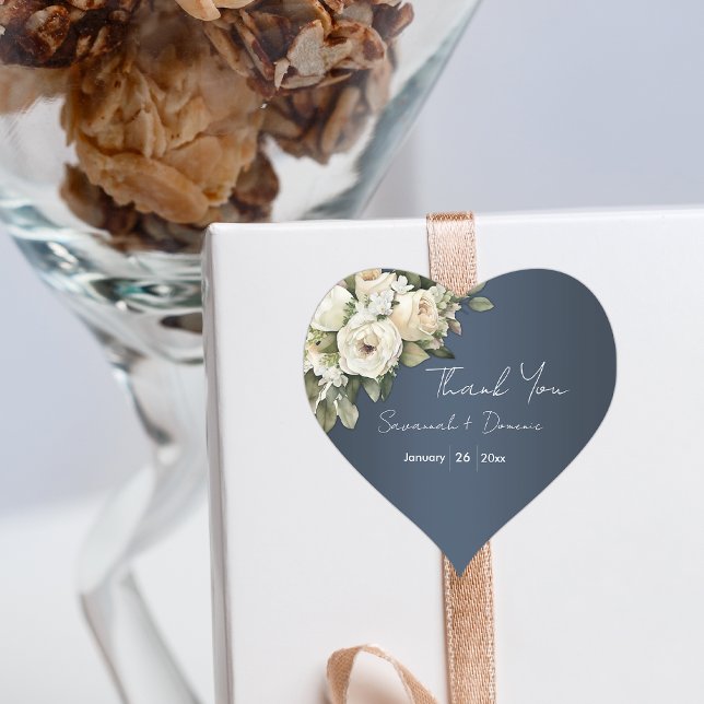 White Rose Bouquet Boho Dusty Blue Wedding Herz-Aufkleber (Von Creator hochgeladen)