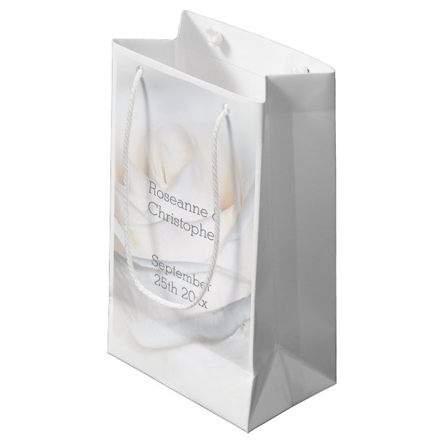 White Rose Design Wedding Kleine Geschenktüte (Vorderseite Schrägansicht)