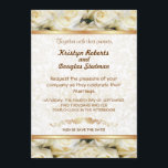 White Rose - Einladung zur Hochzeit<br><div class="desc">Fein und elegant in goldgekleideten Damast,  mit einer schönen Fülle von weißen Rosen an der Grenze. Passen Sie Ihre Brautparty-Informationen auf Vorder- und Rückseite an.</div>
