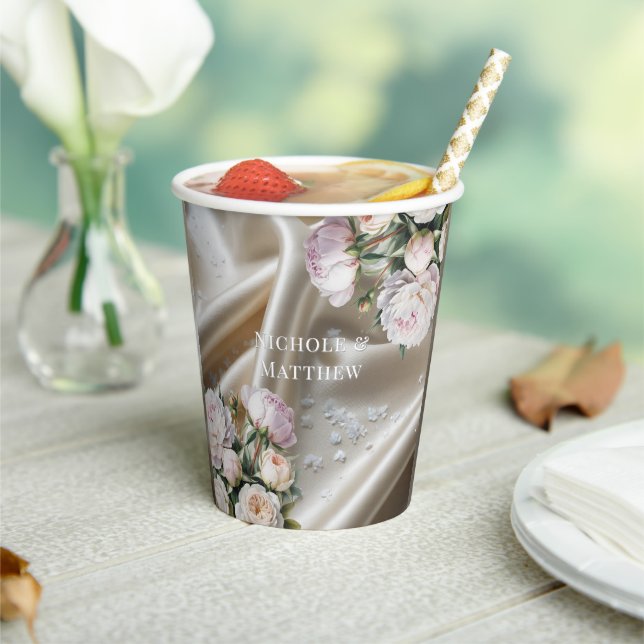 White Satin with Roses and Peony Wedding Pappbecher (In Situ)