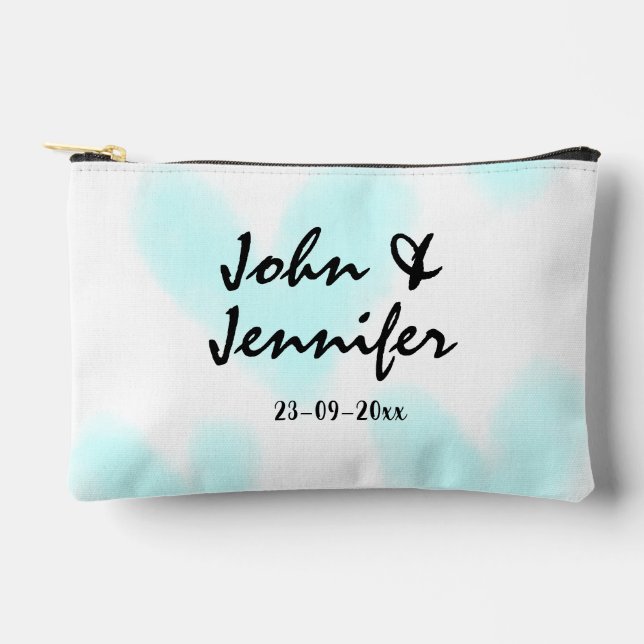 white simple minimal text style wedding blue heart zubehörtasche (Vorderseite)