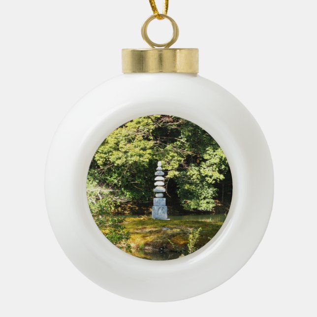 White Snake Pagoda / Hakuja No Tsuka Keramik Kugel-Ornament (Vorderseite)