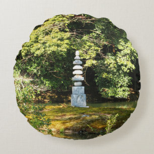 White Snake Pagoda / Hakuja No Tsuka Rundes Kissen