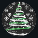 White Snowflake Silver Green Ribbon Weihnachtsbaum Runder Aufkleber<br><div class="desc">White Snowflake Silver Green Ribbon Weihnachtsbaum Thema Design Holiday</div>