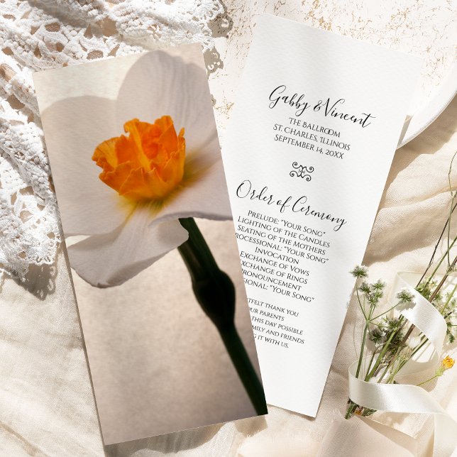 White Spring Daffodil Wedding Programme (Créateur téléchargé)