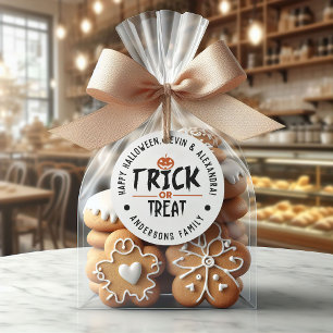 White Stylish Halloween "Trick or Treat" Print Runder Aufkleber