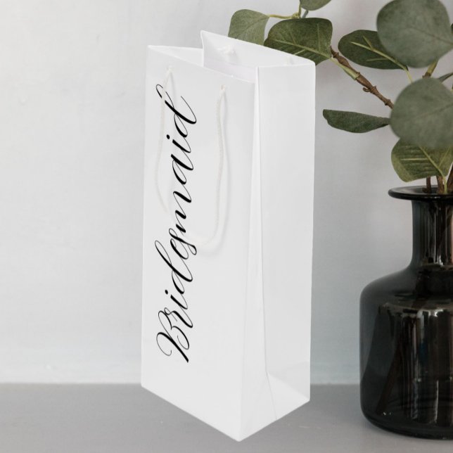 White Stylish Script Wedding Bridesmaid Geschenktüte Für Weinflaschen (In Situ)