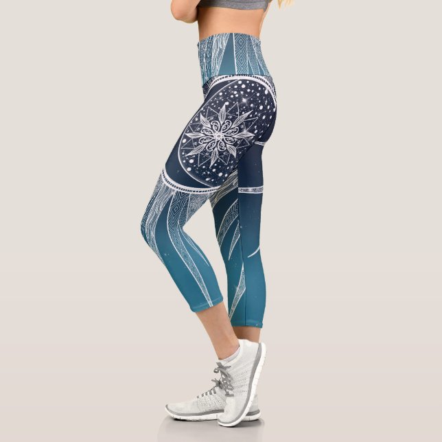White Sun Moon Mandala Blue Gradient Design Capri Leggings (Links)