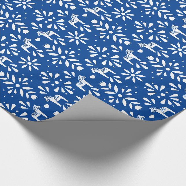 White Swedish Dala Horse Blue Holiday Gift Wrap Geschenkpapier (Ecke)