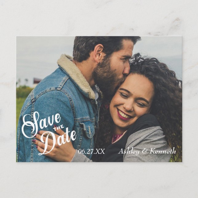 White Text Save the Date Hochzeit Postkarte (Vorderseite)