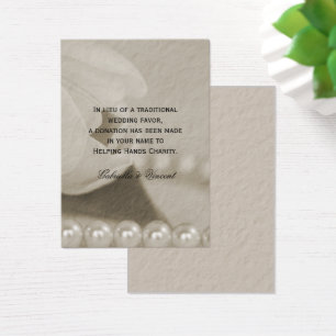 White Tulip and Pearls Wedding Wohltätigkeit Fevor