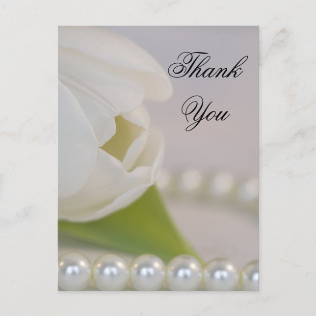 White Tulip und Pearls Spring Wedding Vielen Dank Postkarte (Vorderseite)