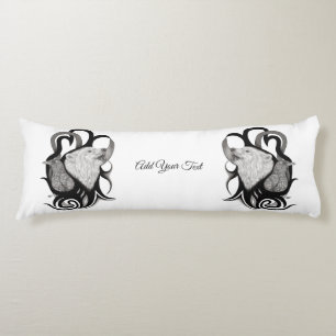 White Wolf mit Raven Tribal Art Kissen