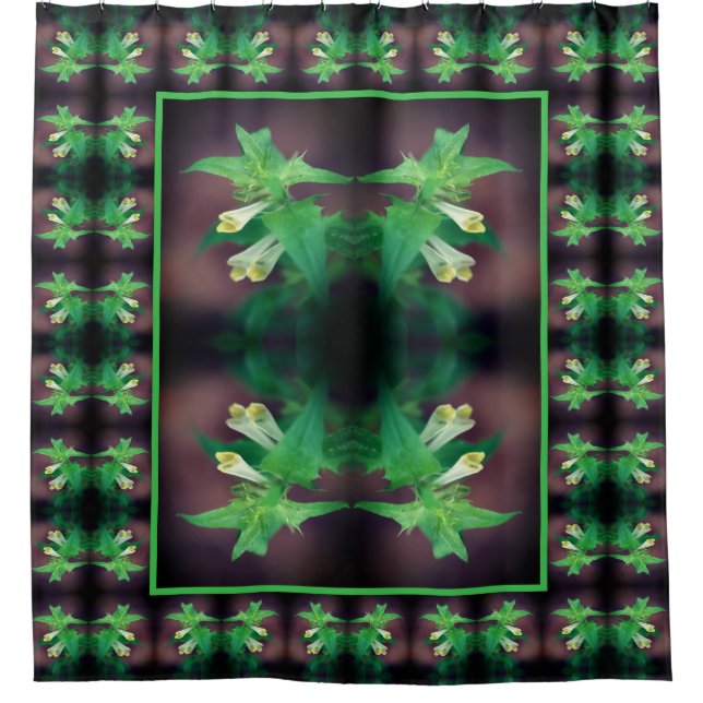 White Woodland Wildflower Floral Art Pattern Duschvorhang (Vorderseite)