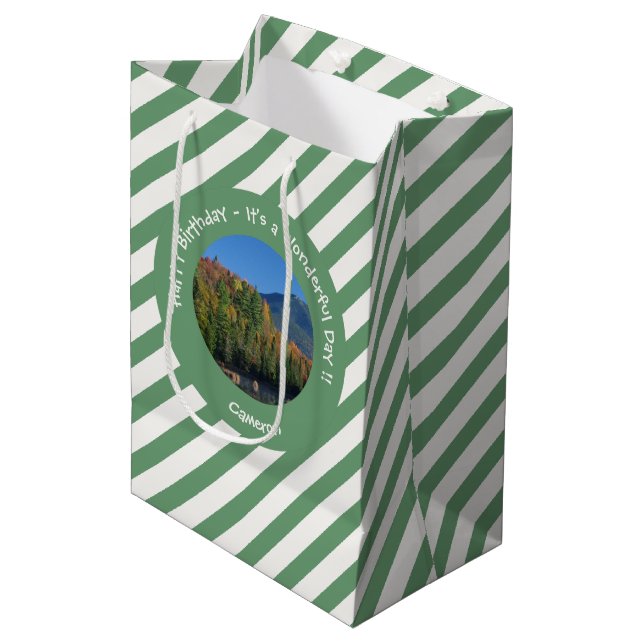 Whiteface Mountain, Autumn Party Items von Adirond Mittlere Geschenktüte (Vorderseite Schrägansicht)
