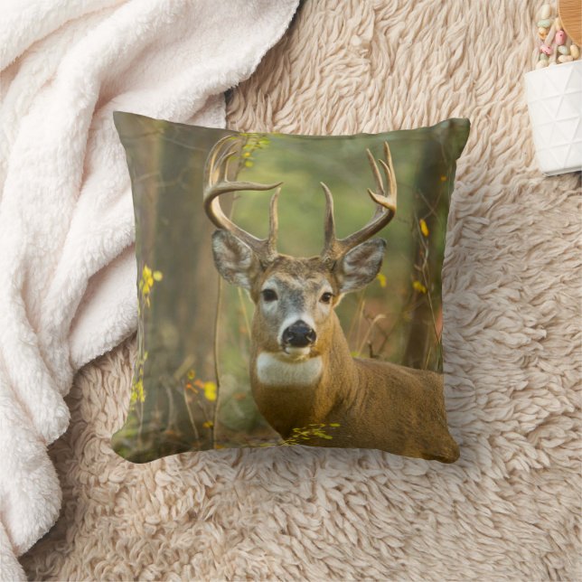 Whitetail Deer Buck | Weißfisch, Montana Kissen (Decke)