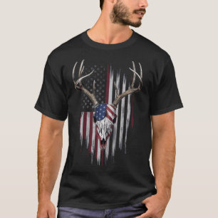 Whitetail Deer Hunter American Flag USA Design Buc T-Shirt