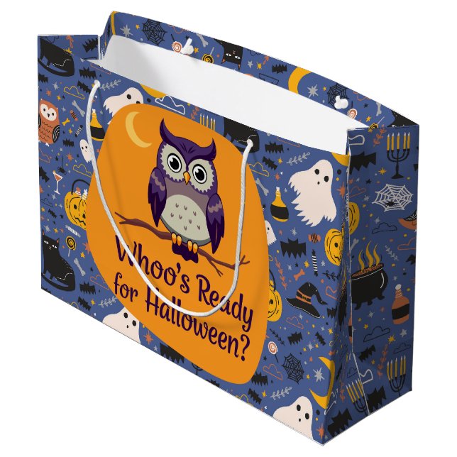 Whoo ist zu Halloween fertig Große Geschenktüte (Rückseite Schrägansicht)