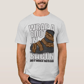 Wickeln Sie einen Stiefel im Speck ein und es T-Shirt