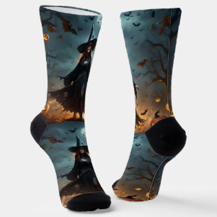 "Wickte Nacht: Beängstigende Halloween-Hexe und ih Socken