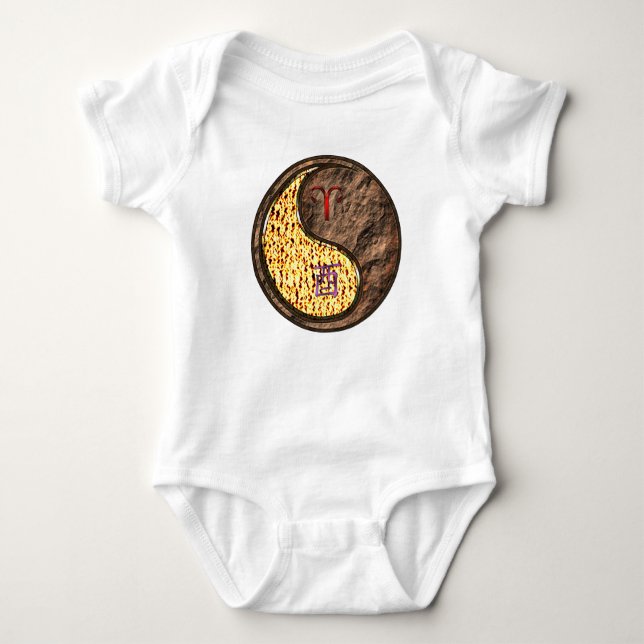 Widder & Erdenhahn Baby Strampler (Vorderseite)