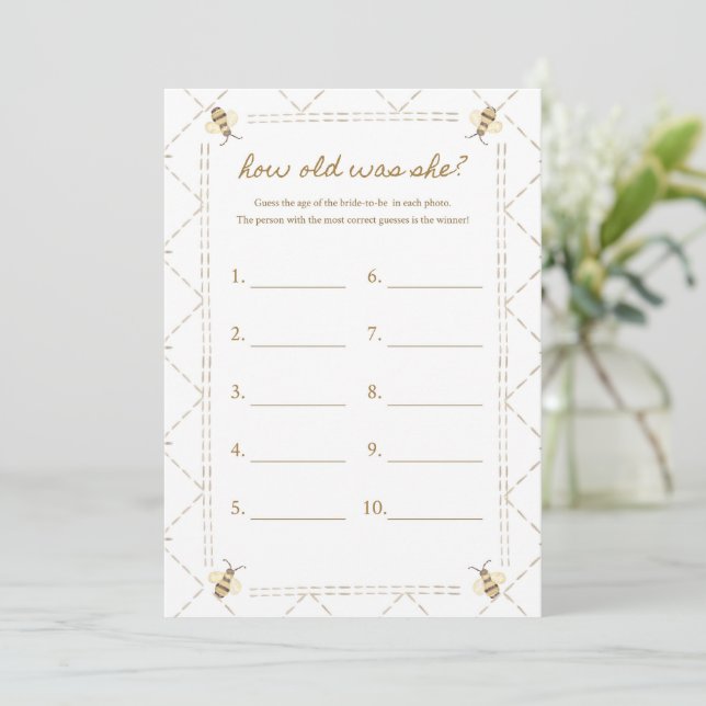 Wie alt war sie schon Baby Shower Game Cards? Einladung (Stehend Vorderseite)