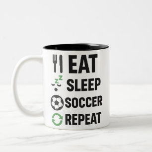 Wiederholen Sie den Schlaf-Fußball Zweifarbige Tasse