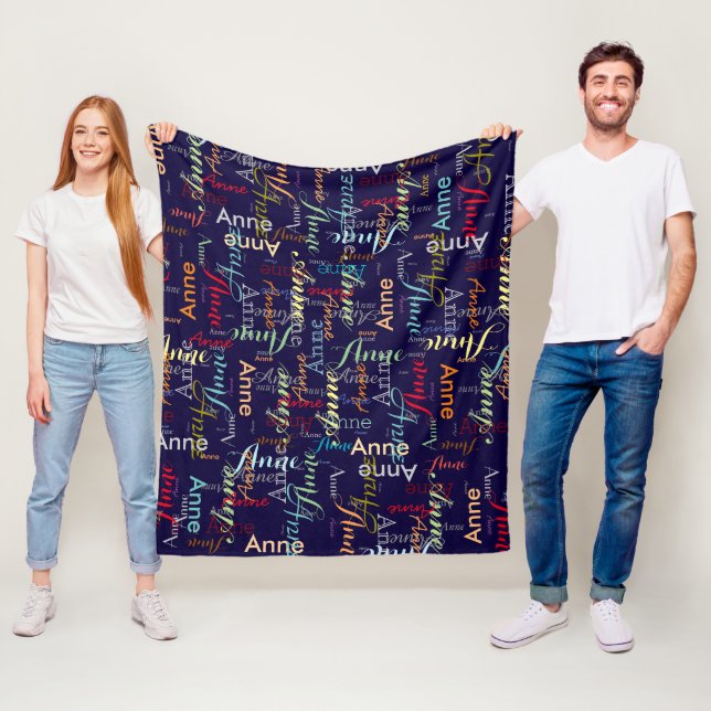 Wiederholte Farbname Typografie dunkelblau Fleecedecke (Beispiel)