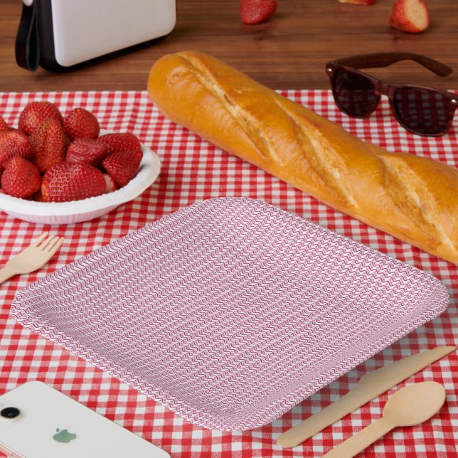 Wiederholtes Muster einer kleinen, gewellten, rötl Pappteller (Picknick)