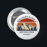 Wiedersehen-Individuelle Name-Tag der Bergfamilie Button<br><div class="desc">Dieser phantastische Sonnenuntergang über Felsgebirgen in der Natur ist ein großartiges Bild für einen Namensschild-Knopf für eine Wiedersehen, eine Fahrt oder einen Sommerurlaub. Gedenken Sie Ihre Veranstaltung, indem Sie sich mit passenden Sake-Geschenken für Mama, Papa, Bruder und Schwester, Cousin und vieles mehr abstimmen. Fügen Sie einfach Ihren eigenen Namen und...</div>