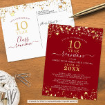 Wiedersehen Red Gold Stars leuchten jedes Jahr Postkarte<br><div class="desc">Moderne und elegante Wiedersehen Postcard Einladung für jedes Jahr Wiedersehen (10 Jahre gezeigt) mit goldenen Sternen und Lichtern, eleganter handgeschriebener Schriftzeichen-Typografie und einem benutzerdefinierten Farbhintergrund (rot dargestellt), mit dem Sie Ihre Schulfarbe oder Party-Themenfarbe ändern können. Alle Texte können bearbeitet werden, um sich selbst zu machen. HILFE: Für Hilfe bei der...</div>