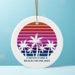 Wiedersehen Sunset Vacation Custom Beach Cruise Fa Keramik Ornament<br><div class="desc">Cooler Sonnenuntergang am Strand bewahrt Sake-Ornament für eine Hochzeit in Urlaubsort oder Familienausflug auf eine Insel. Niedliches personalisiertes Brautparty oder Familiengeschenke mit hübschem rosa Hintergrund vor wunderschönen Palmen.</div>