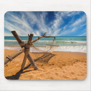 Wiegen Sie auf ein tropisches Strandurlaubsort   Mousepad