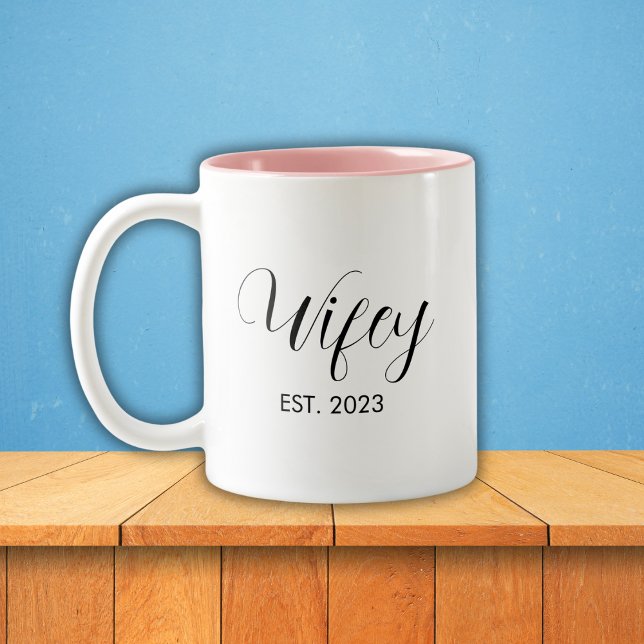 Wifey Elegant Black Script White Women Zweifarbige Tasse (Wifey Elegant Black Script White Women Two-Tone Coffee Mug)