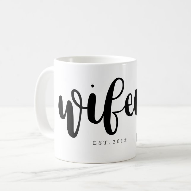 Wifey Skript-Rosa-Herz Kaffeetasse (Vorderseite Links)