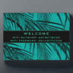 WiFi-Kennwortsignatur | Türkisfarbene Blätter Fotoplatte<br><div class="desc">Modern WiFi Passwort signieren, um Ihre Netzwerkinformationen mit Gästen zu teilen. Ideal für Mieten von Strandbädern, tropischen Ferienwohnungen oder Strandhütten. Die aquamarine und türkisfarbene Farbpalette mit helleren türkisfarbenen Highlights und dunklen aquamarinen Schatten zeichnet sich durch ein stilvolles tropisches Palmenblatt aus. Stilvolles, modernes, tropisches WiFi-Passwort-Zeichen, um sicherzustellen, dass Ihre Gäste Zugang...</div>