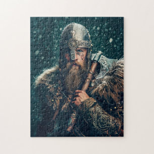 Wikingerkrieger in authentischer Kleidung